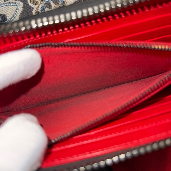 🔥RARE CHRISTIAN LOUBOUTIN PANETTONE CROWN SPIKE WALLET BLACK🔥 - Picture 14 of 17